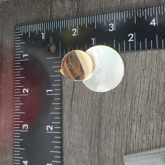 Moonlight Mother Of Pearl Earrings For Pierced Ears E1019 - Picture 3 of 3